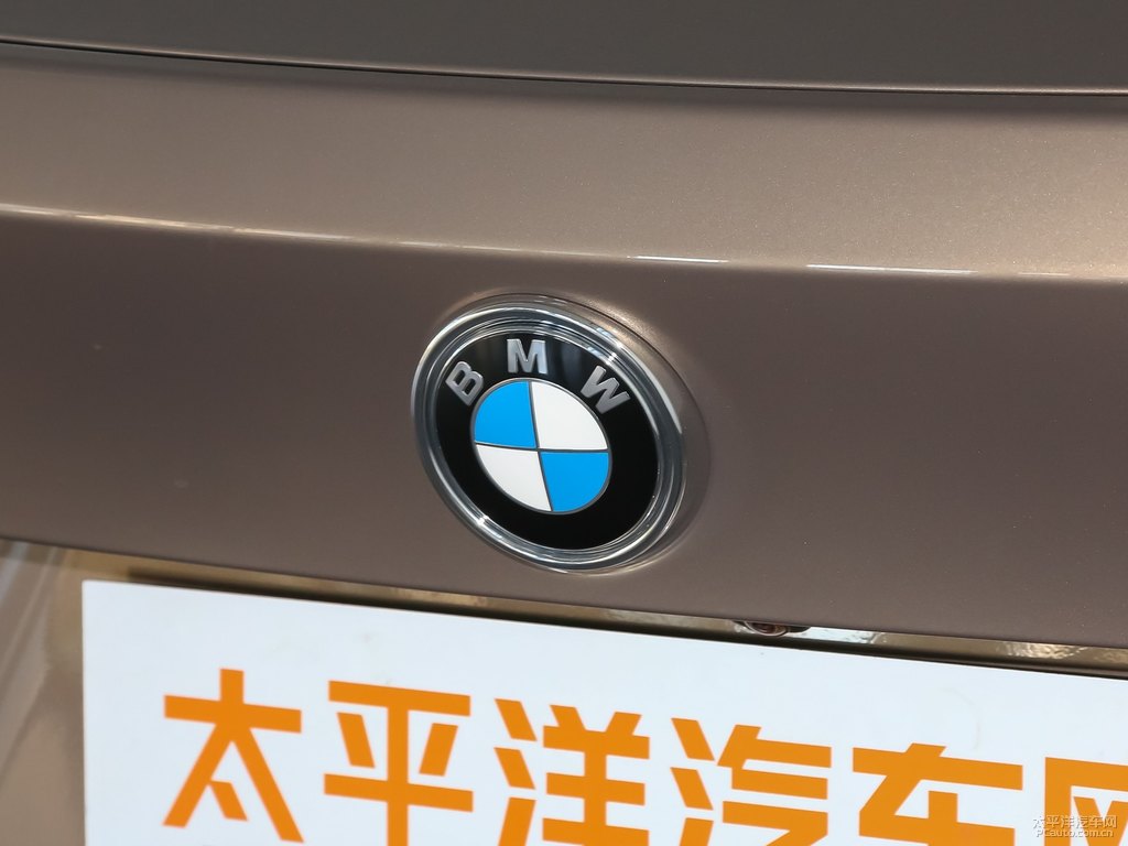 沙爍黃寶馬3系GT車尾外觀圖片