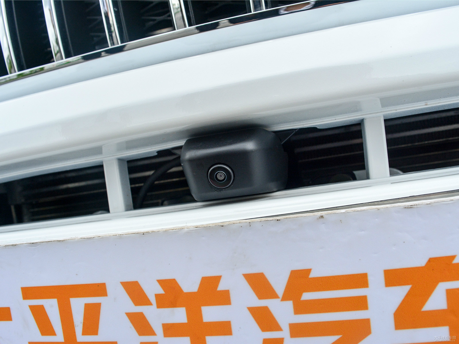 SWM斯威X7外觀高清大圖