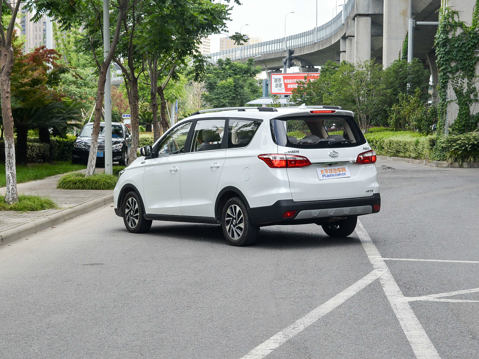 長安歐尚A800外觀高清大圖