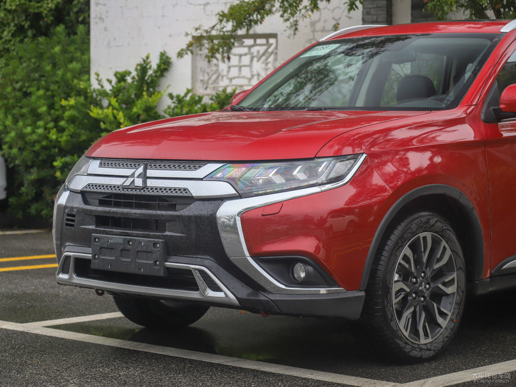 寶石紅歐藍(lán)德車頭外觀圖片