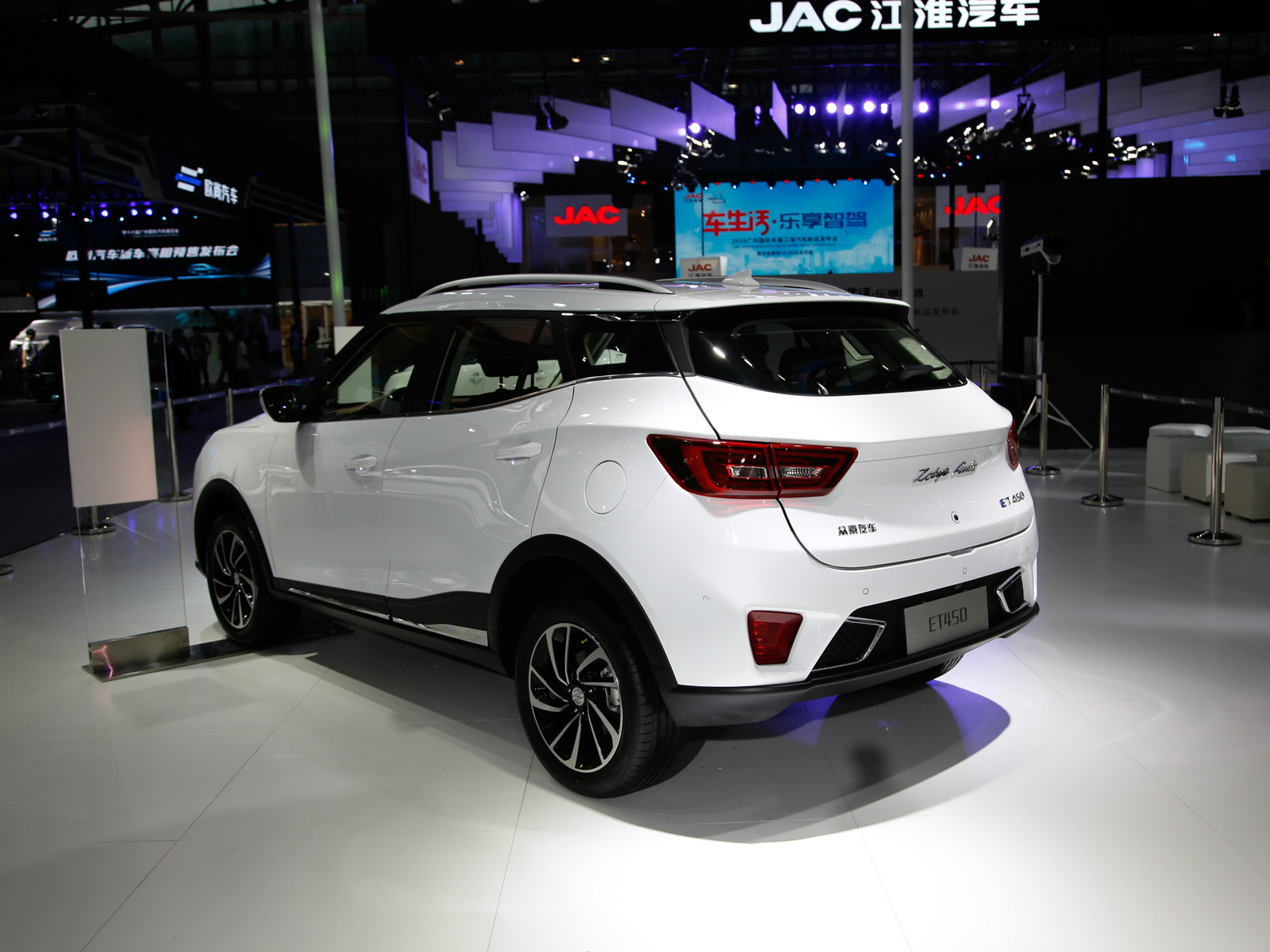 眾泰T300新能源車展高清大圖