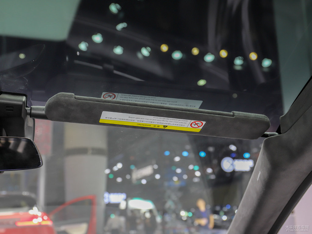 銀色小鵬G3車廂內(nèi)飾圖片