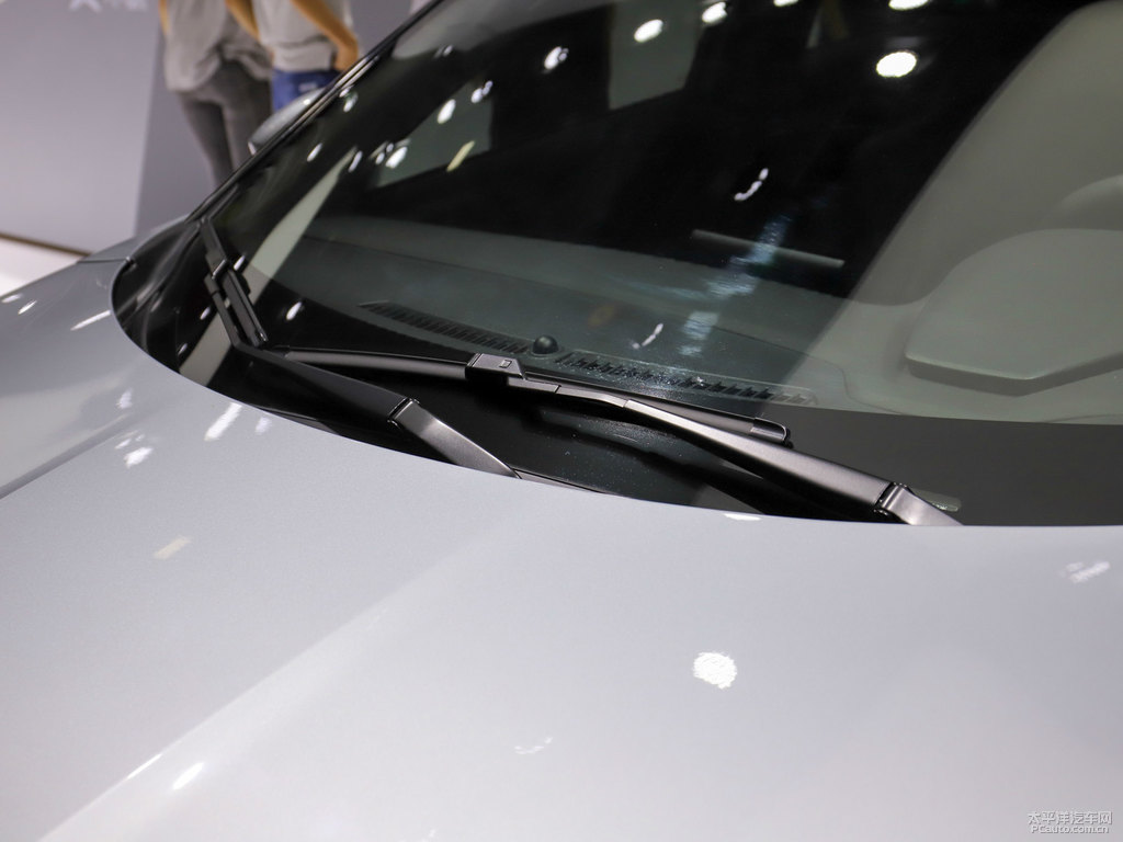 銀色小鵬G3車身外觀圖片