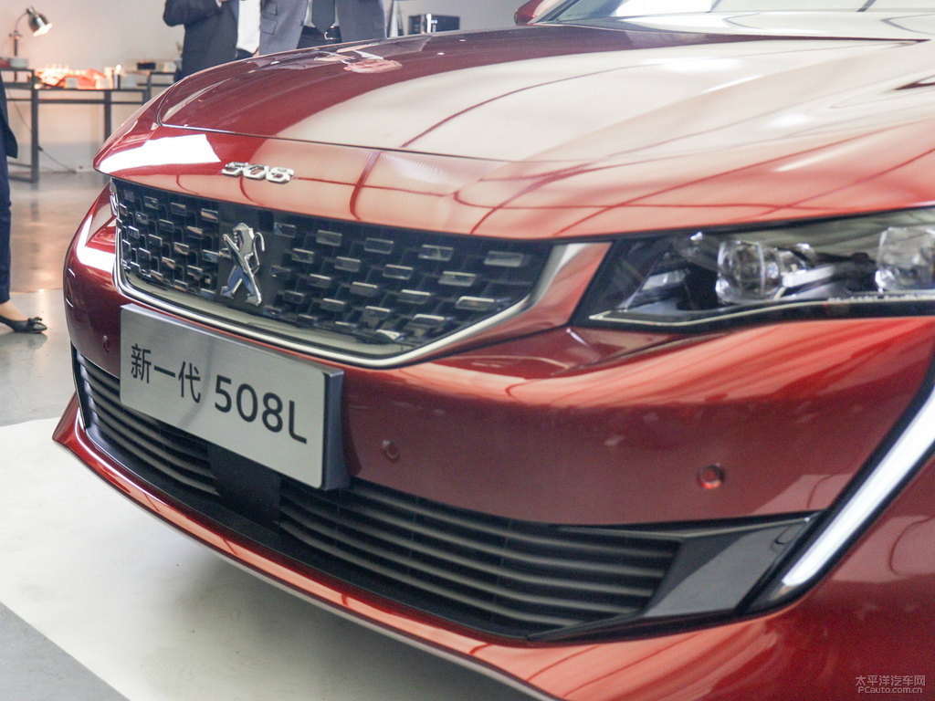 烈火紅標(biāo)致508車(chē)頭外觀(guān)圖片