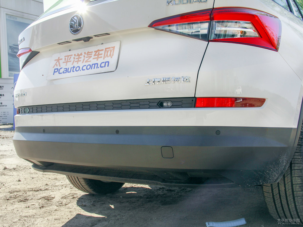 冰雪白柯迪亞克車尾外觀圖片