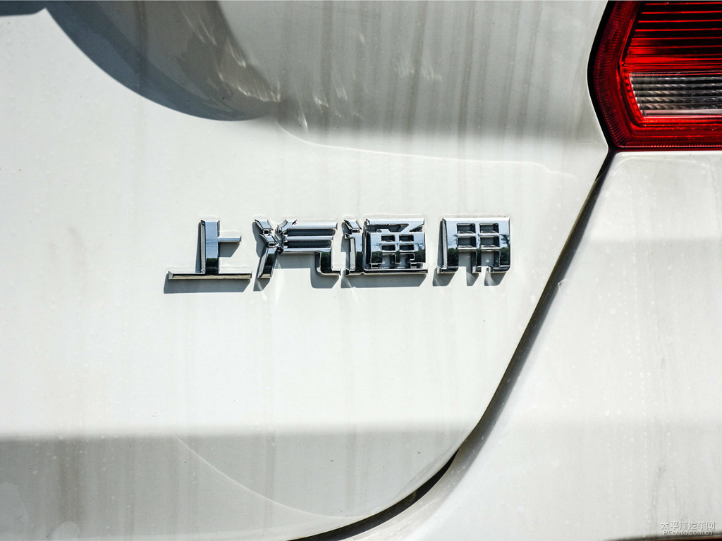 珍珠白科沃茲車尾外觀圖片