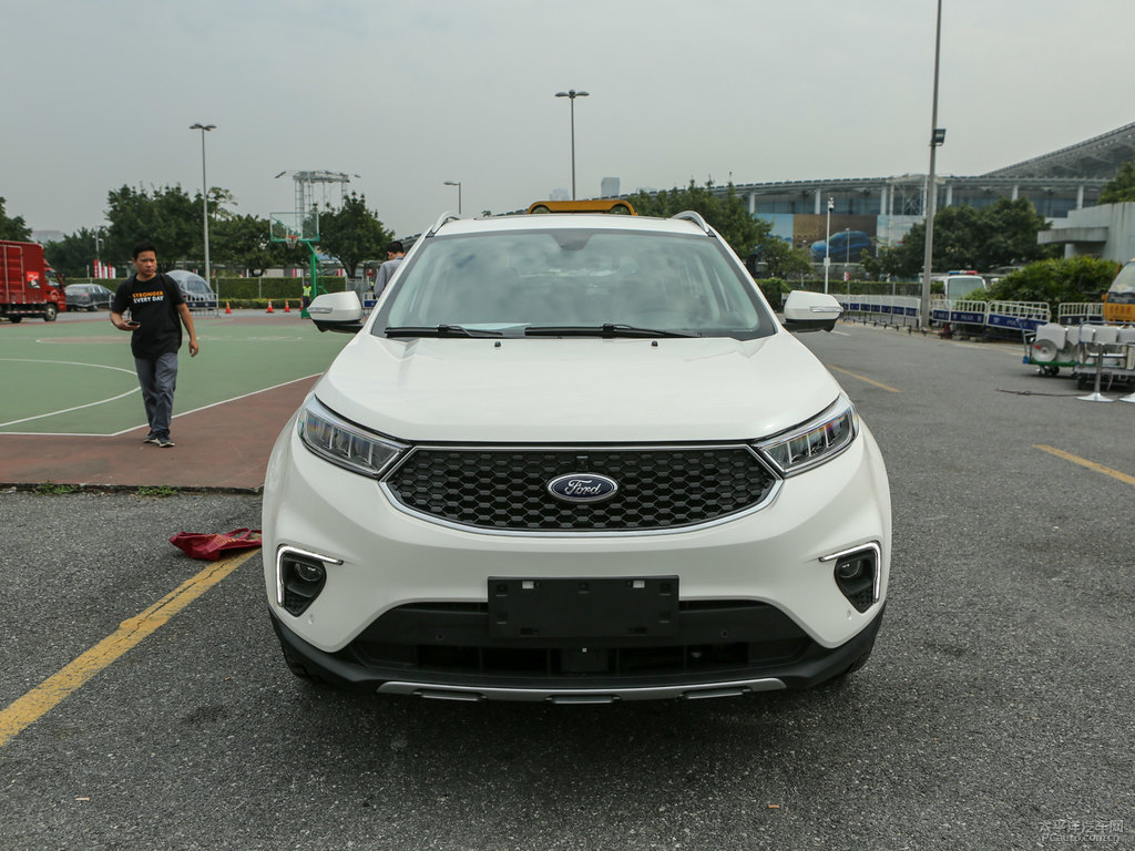 珠光白領(lǐng)界整車外觀外觀圖片