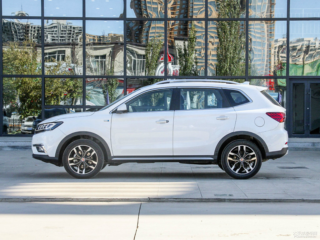 典雅白榮威RX5整車外觀外觀圖片