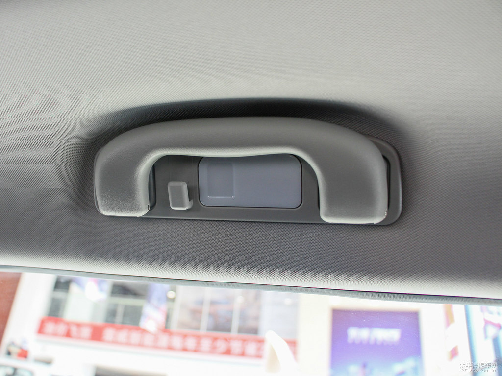 典雅白榮威RX5車廂內(nèi)飾圖片