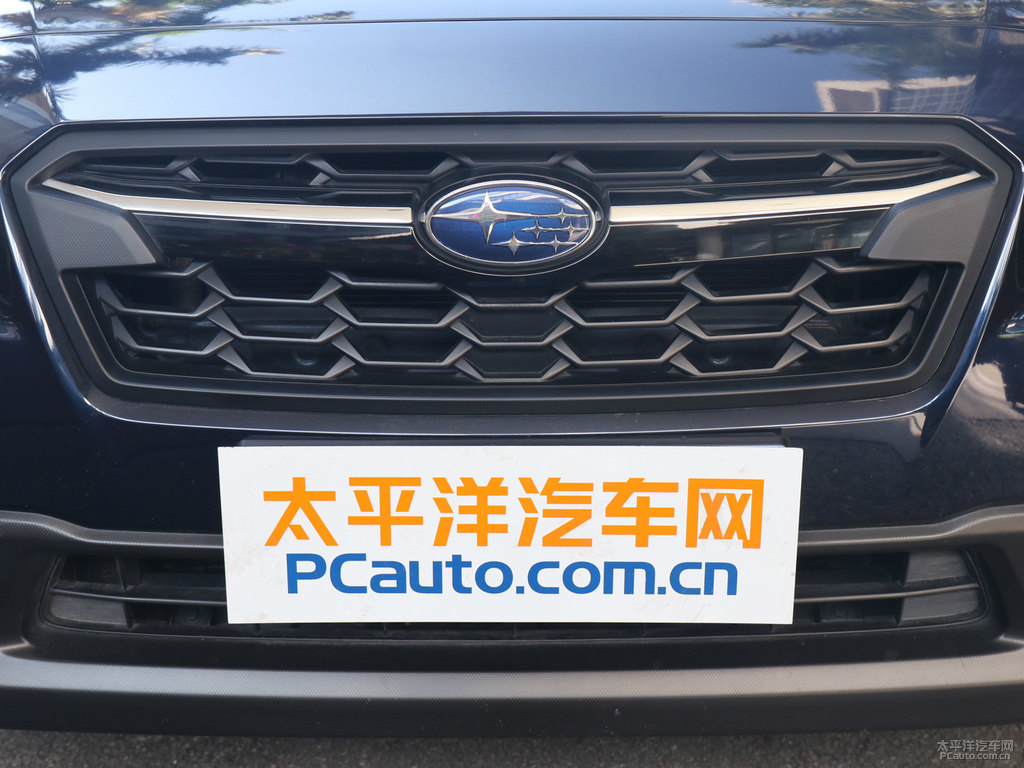 午夜珠光藍(lán)斯巴魯XV車頭外觀圖片