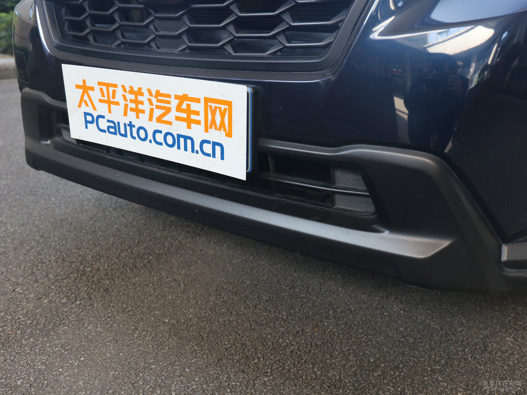午夜珠光藍(lán)斯巴魯XV車頭外觀圖片
