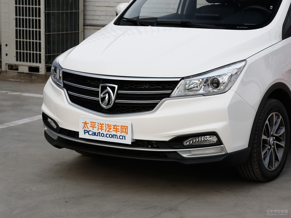 糖果白寶駿730車頭外觀圖片
