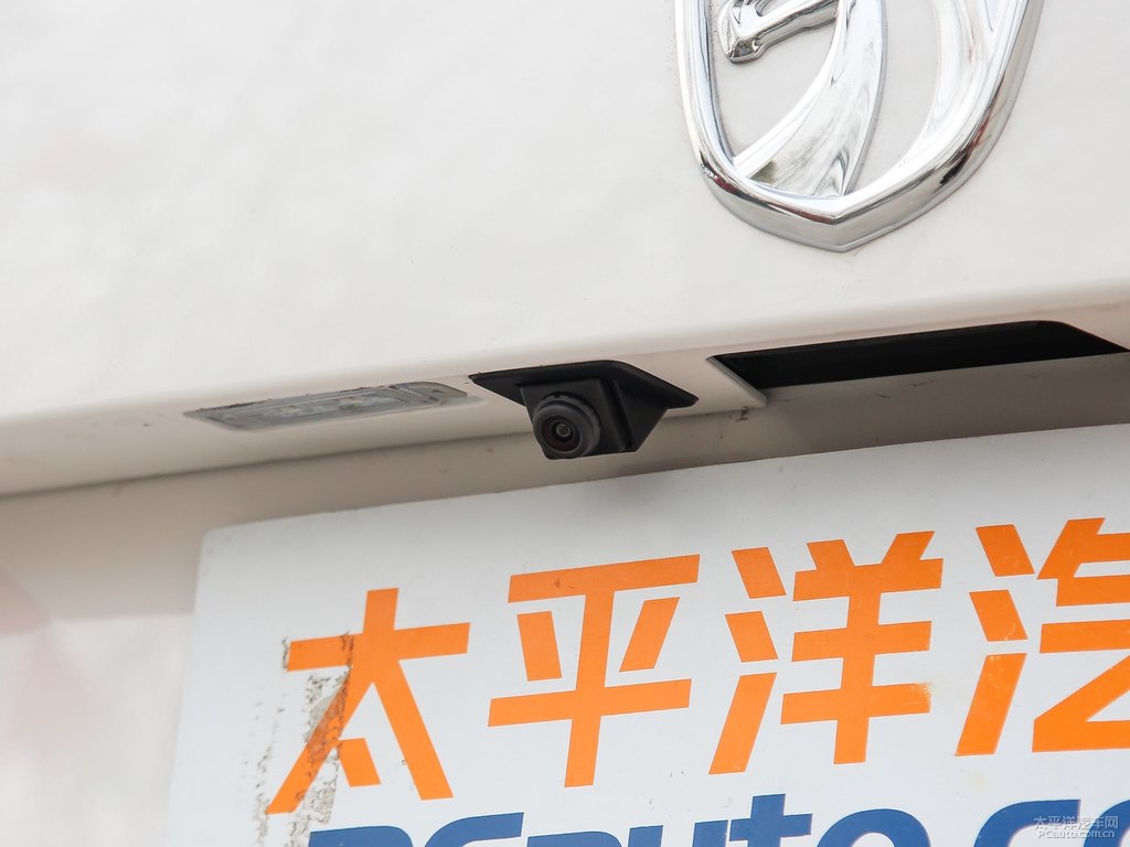 糖果白寶駿730車尾外觀圖片