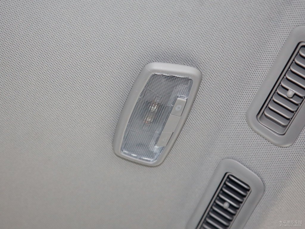 糖果白寶駿730車廂內(nèi)飾圖片