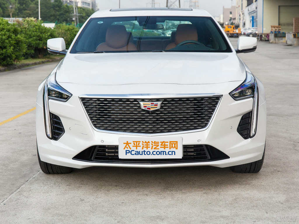 鉆白凱迪拉克CT6車頭外觀圖片