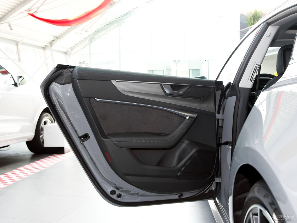 納多灰奧迪A7車廂內(nèi)飾圖片