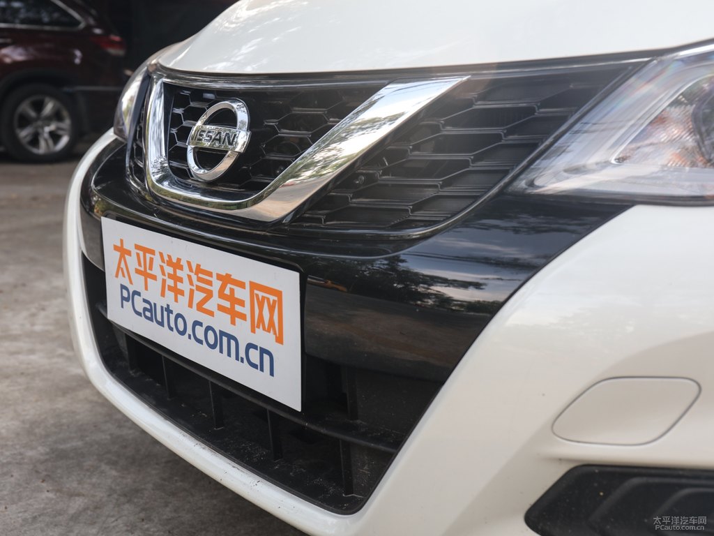 珠光白騏達(dá)車頭外觀圖片