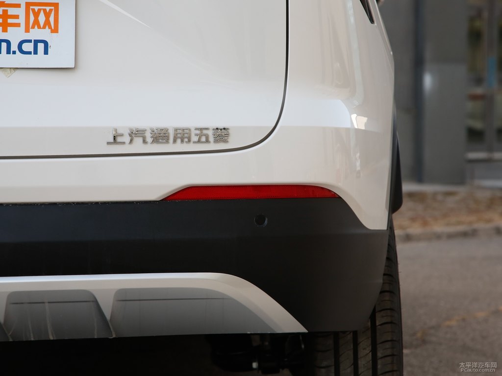 糖果白寶駿510車尾外觀圖片