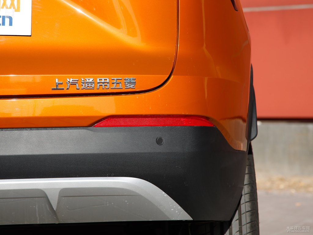 閃晶橙寶駿510車(chē)尾外觀圖片