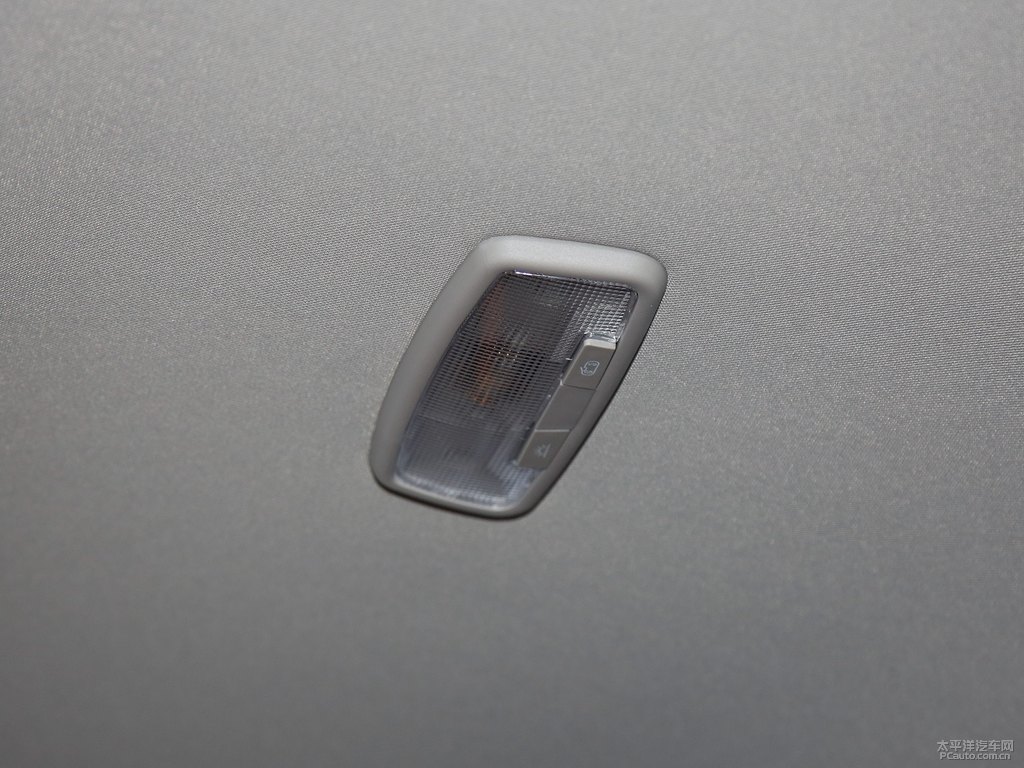 閃晶橙寶駿510車廂內(nèi)飾圖片