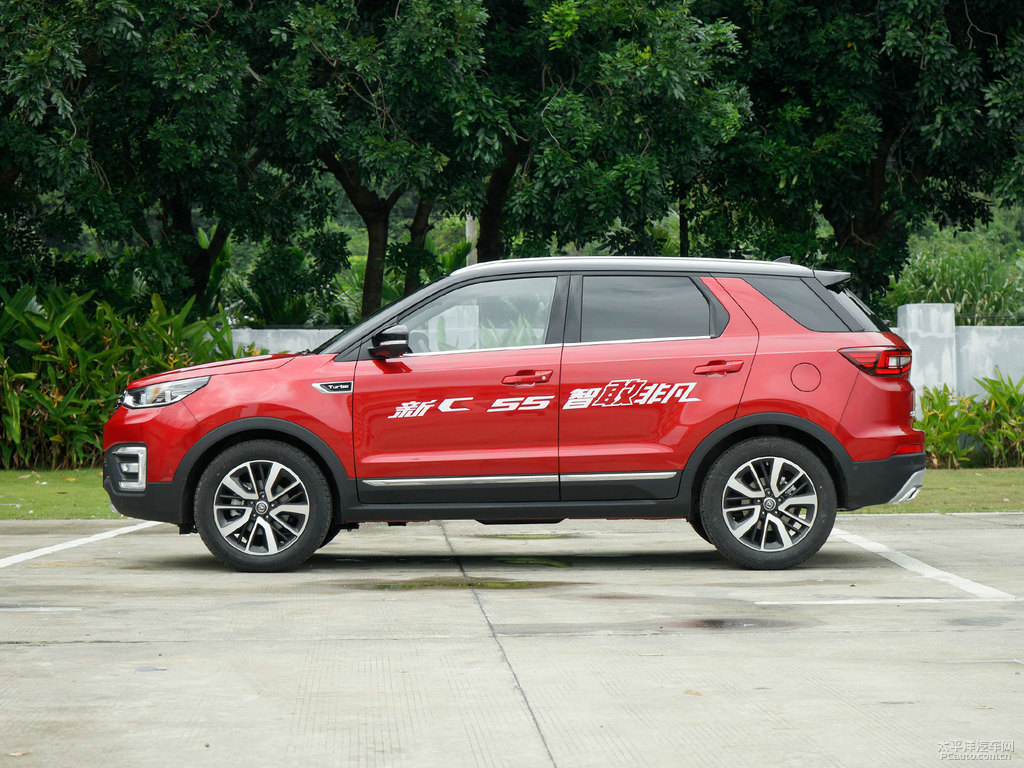 炫動(dòng)紅長(zhǎng)安CS55整車外觀外觀圖片