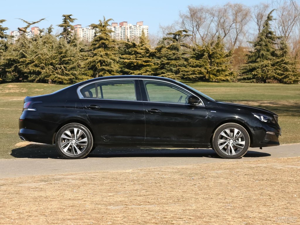 碳晶黑標致408整車外觀外觀圖片