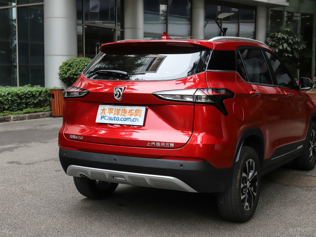 琉璃紅寶駿510車尾外觀圖片