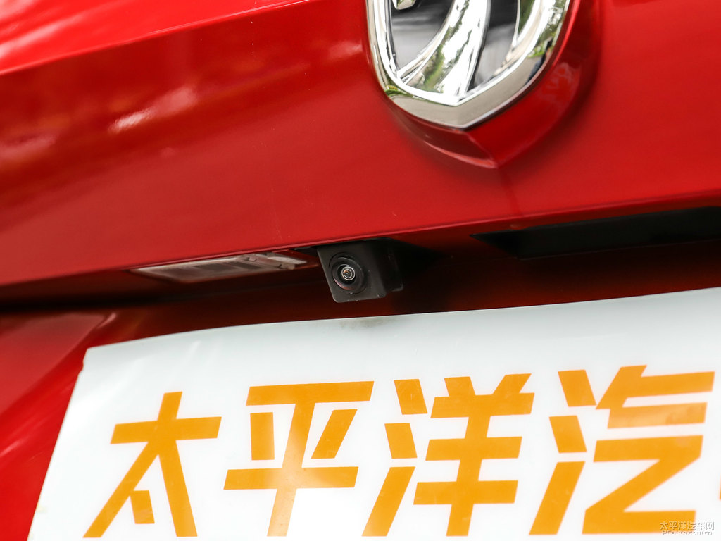 琉璃紅寶駿510車尾外觀圖片