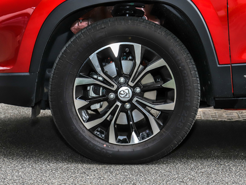 琉璃紅寶駿510車身外觀圖片