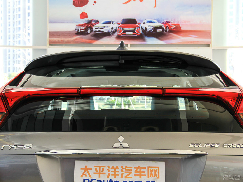 珠光銀奕歌車尾外觀圖片