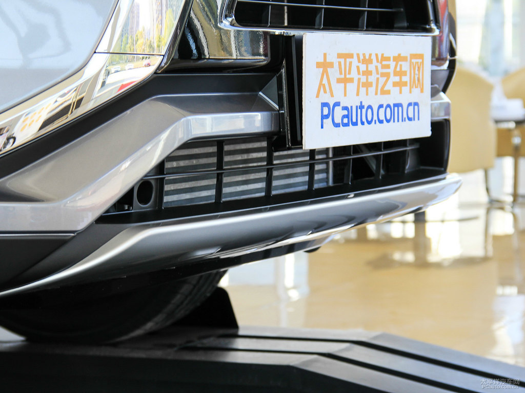 珠光銀奕歌車頭外觀圖片