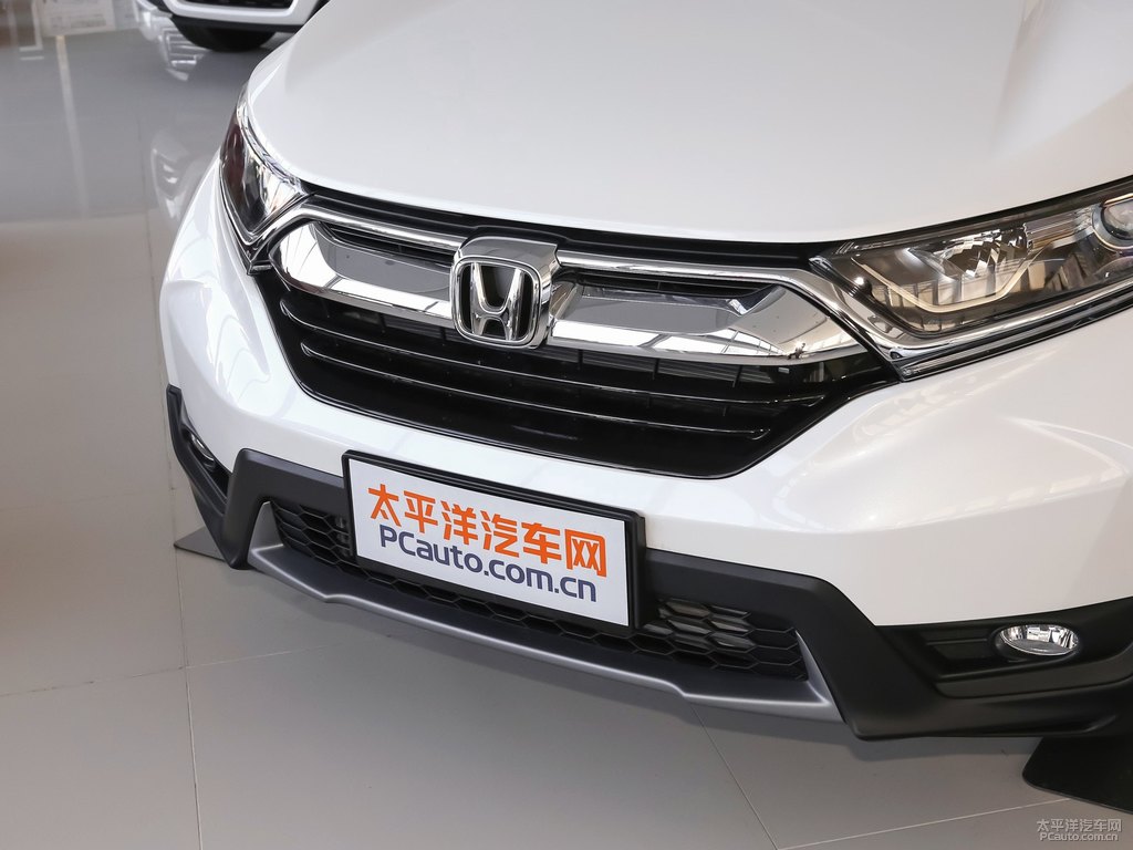 珍珠白本田CR-V車頭外觀圖片