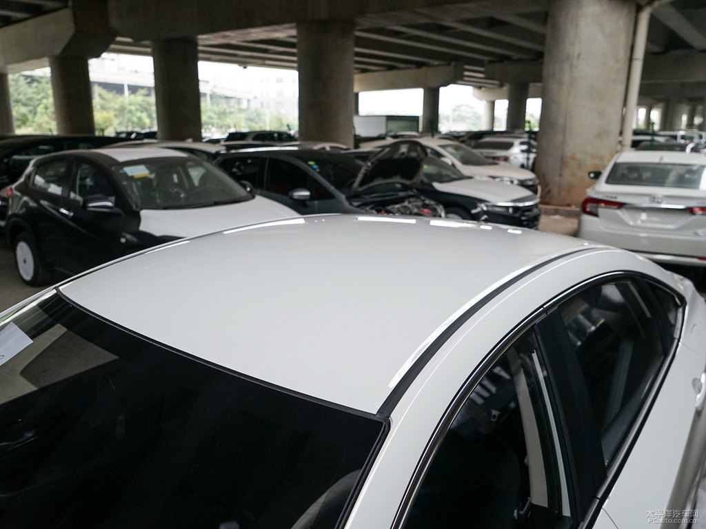 塔夫綢白凌派車身外觀圖片