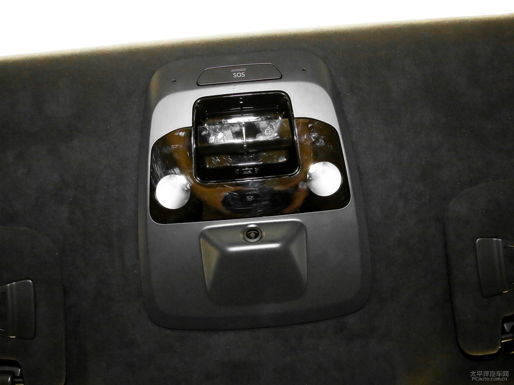 云白色蔚來(lái)ES6車廂內(nèi)飾圖片