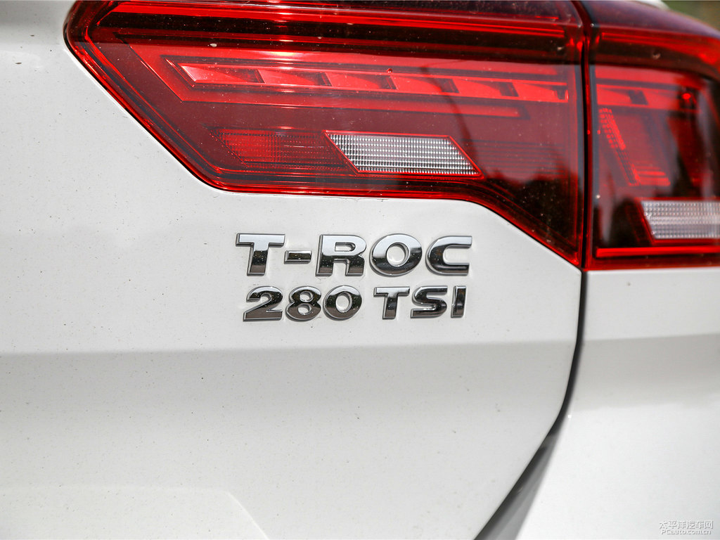 極地白T-ROC探歌車尾外觀圖片
