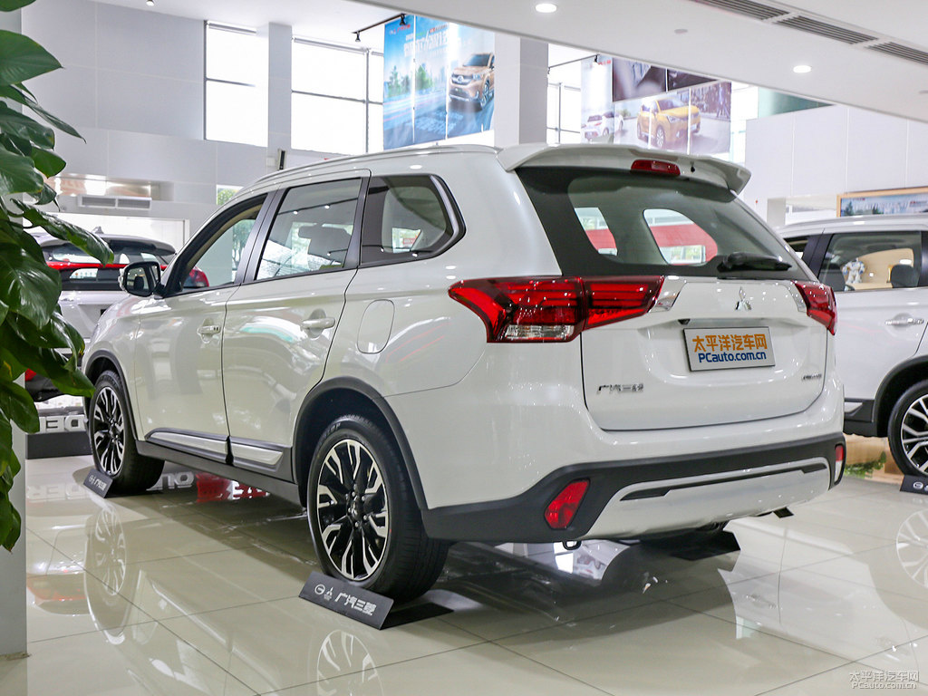 珍珠白歐藍(lán)德整車外觀外觀圖片