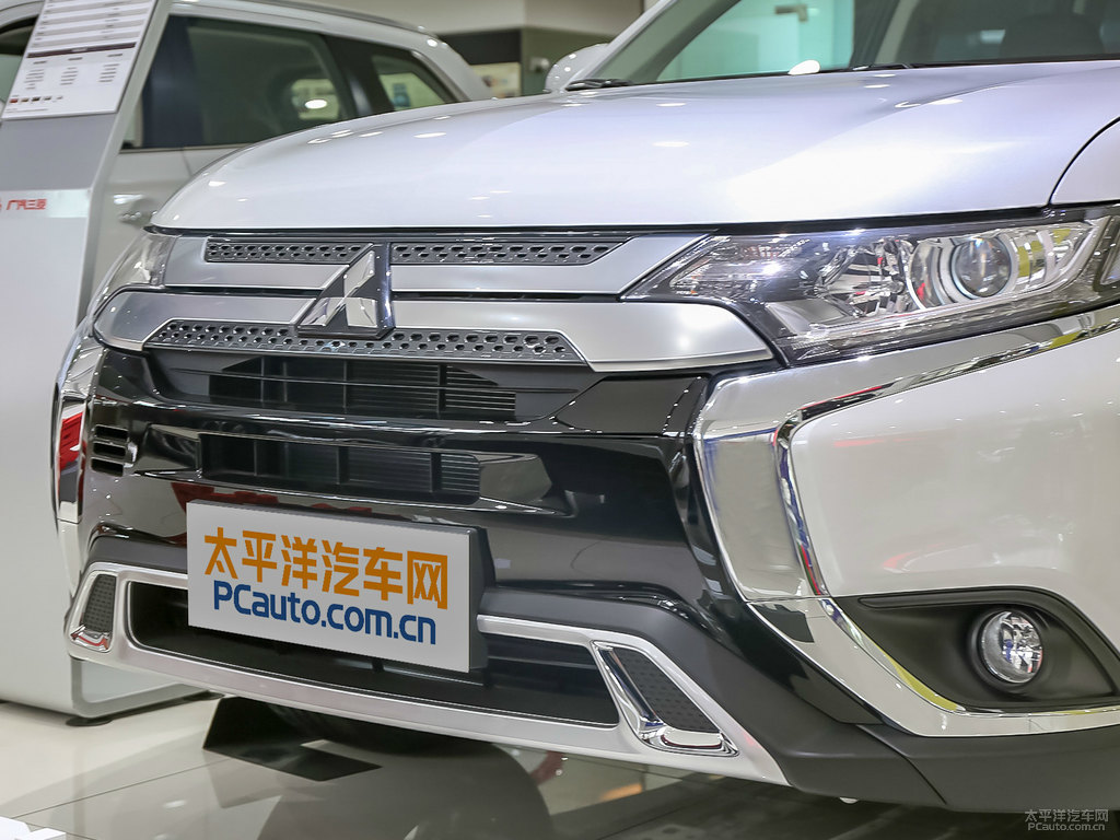 珍珠白歐藍德車頭外觀圖片