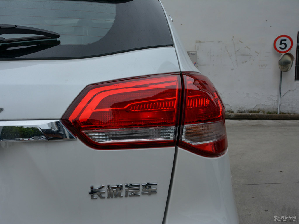 漢密爾頓白哈弗H2車尾外觀圖片
