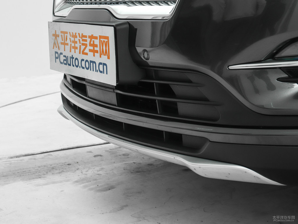 蒼穹灰林肯MKC車頭外觀圖片