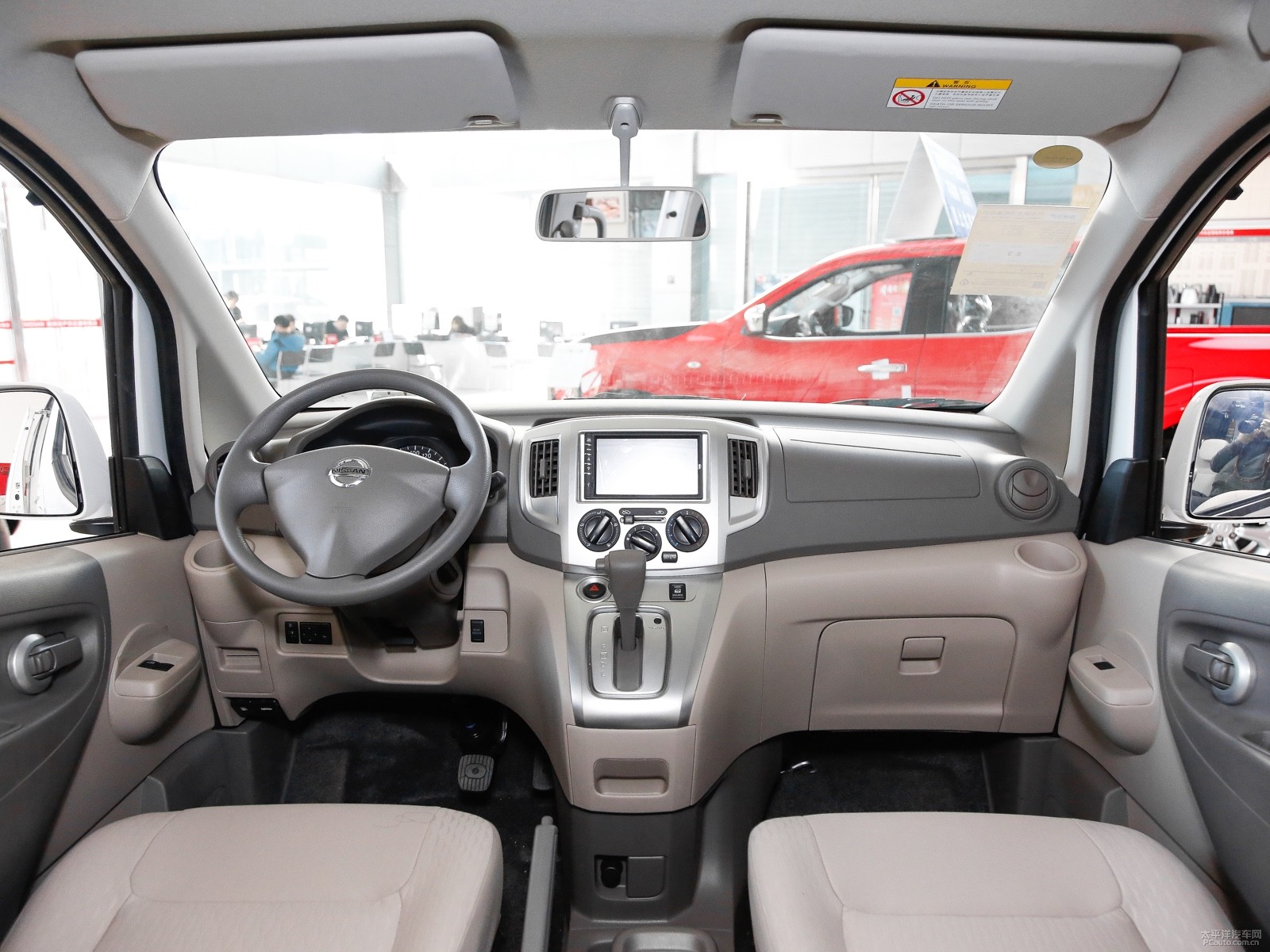 日產(chǎn)NV200內(nèi)飾高清大圖