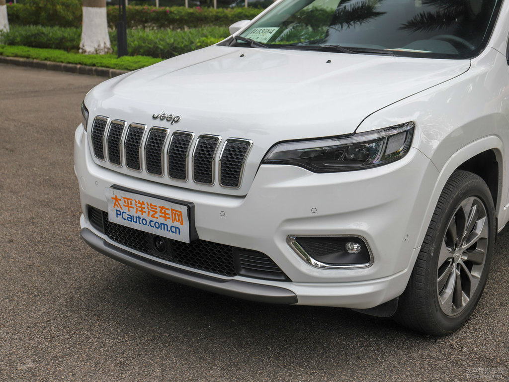 皓白自由光車(chē)頭外觀圖片