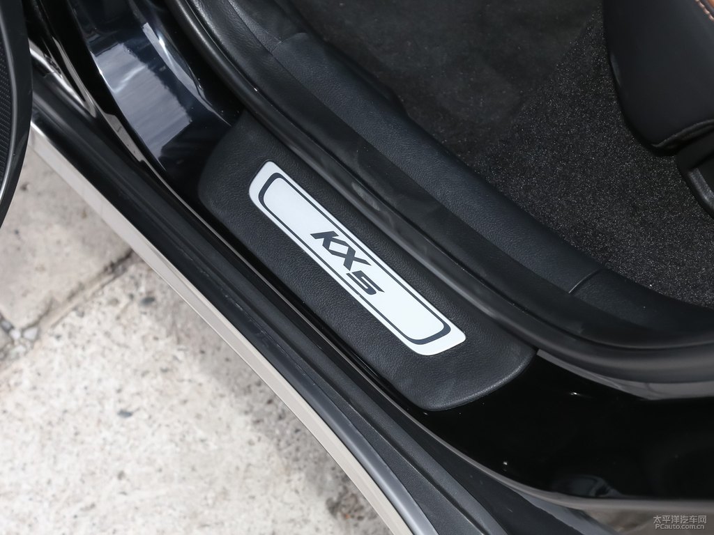 極光黑起亞KX5車廂內(nèi)飾圖片