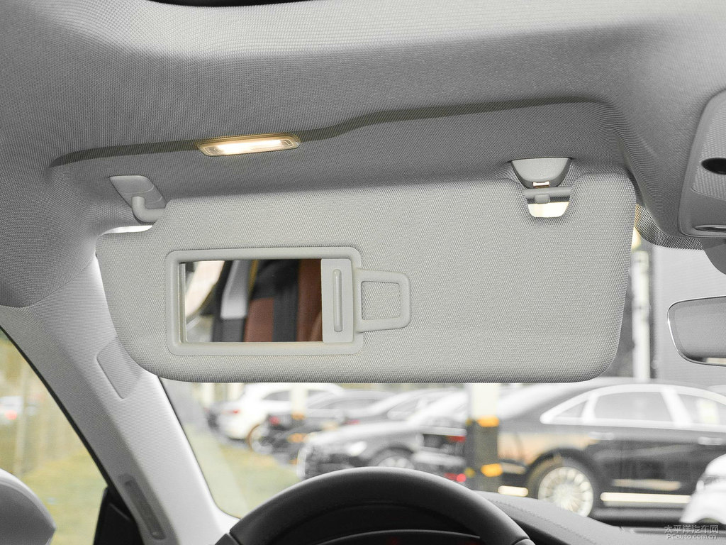 克拉米奧迪A7車廂內(nèi)飾圖片
