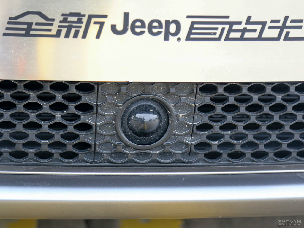 羅馬棕自由光車頭外觀圖片