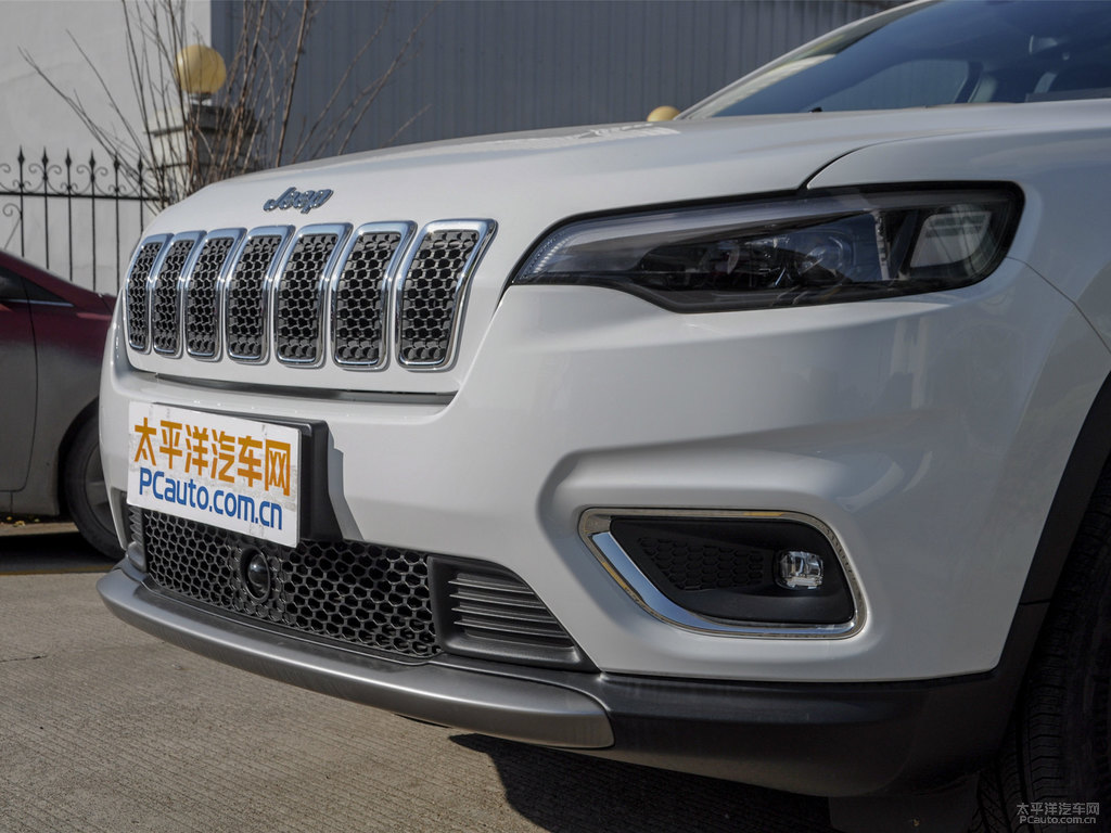 皓白自由光車頭外觀圖片