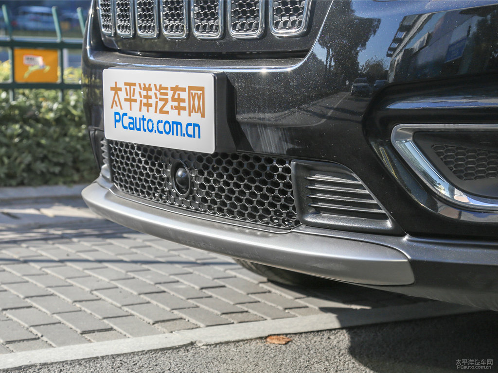 晶黑自由光車頭外觀圖片