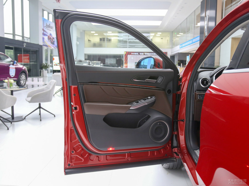 馬爾斯紅魏牌 VV5車廂內(nèi)飾圖片