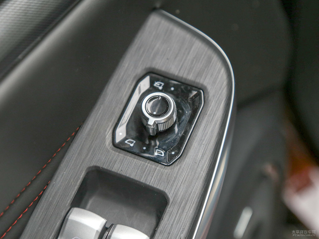 柚木棕色魏牌 VV5車廂內(nèi)飾圖片