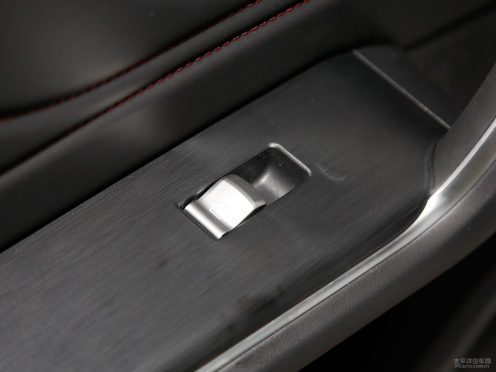 雪域白魏牌 VV5車廂內(nèi)飾圖片