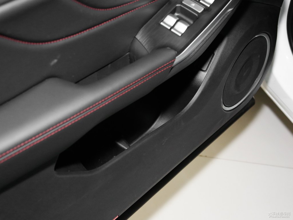 雪域白魏牌 VV5車廂內(nèi)飾圖片